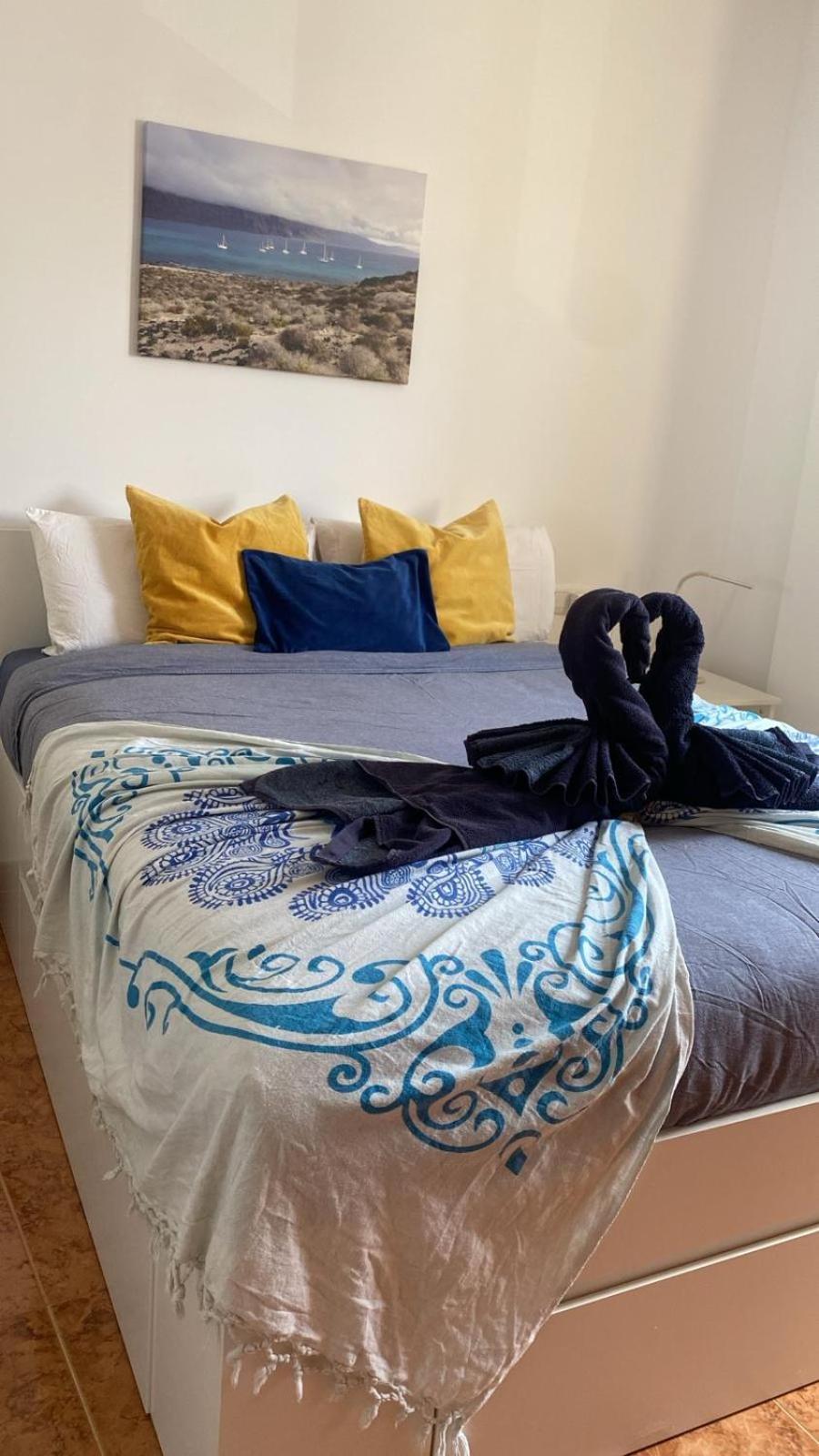 Apartment Mellow Yellow Cotillo